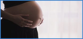 tripita-de-mama-embarazada-en-su-8-mes- de-gestación